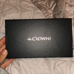 CROWN Pro Eyeshadow Palette 🖤